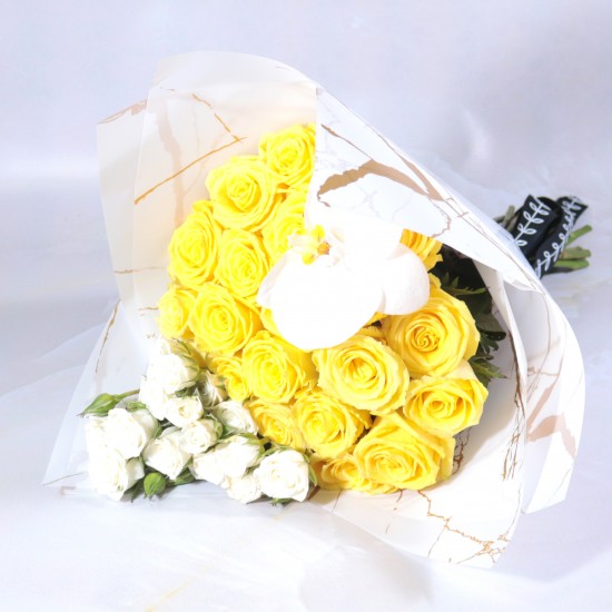 Yellow hand bouquet