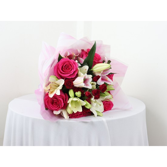 Red Pink Mix Hand Bouquet