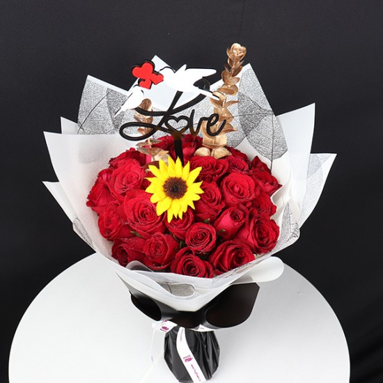 Vl2 Red Roses Hand Bouquet